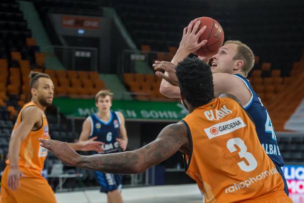 但他们依旧 但他们依旧